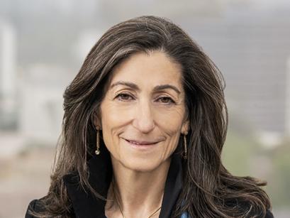 Jeryll Cohen LinkedIn Centered Headshot