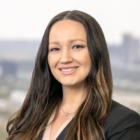 Lindsay Barstow LinkedIn Centered Headshot